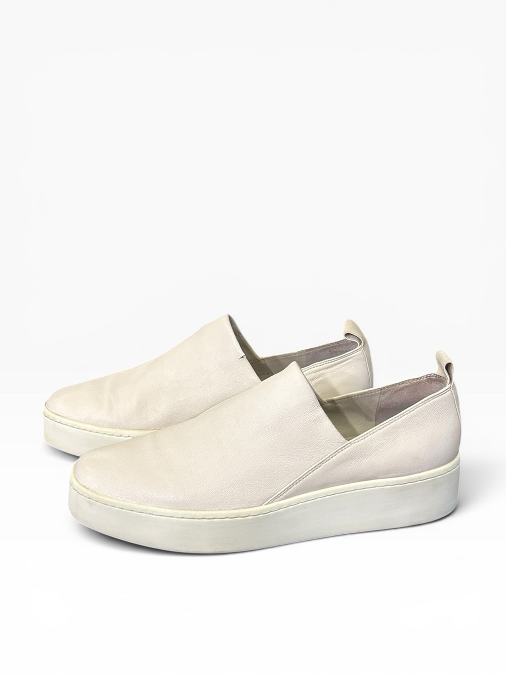 Vince Saxon Slip On Sneaker in Bone Women’s Size 7.5